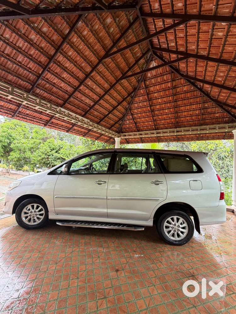 Toyota Innova 2013 V Original Kerala