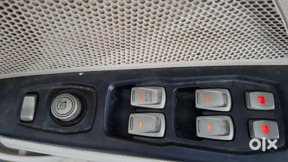 Mahindra Xuv300 W4, 2023, Petrol