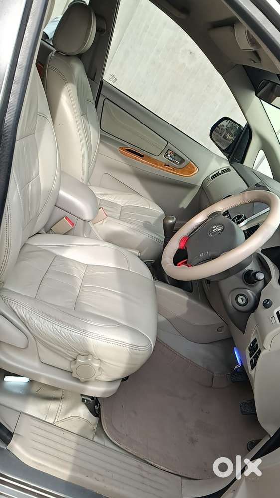 Toyota Innova 2.5 V 7 Str, 2011, Diesel