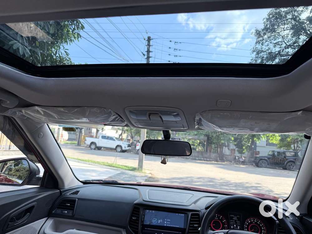 Mahindra Xuv300 1.2 W6 Amt Petrol, 2023, Petrol