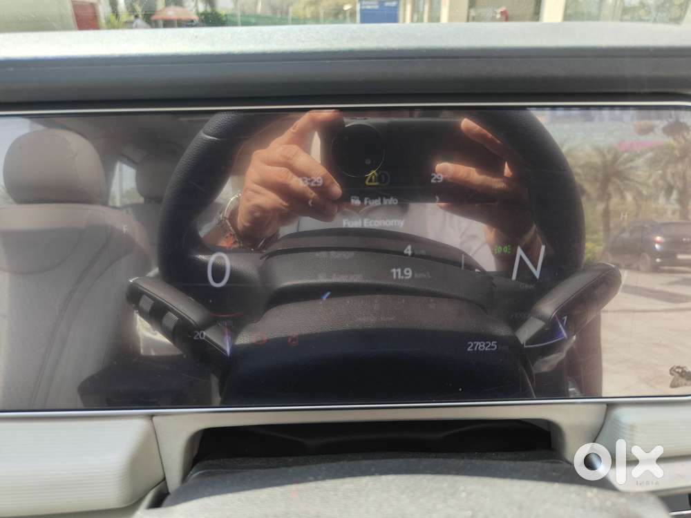 Mahindra Xuv700 2.0 Ax 5 Petrol Mt 7 Str, 2023, Petrol