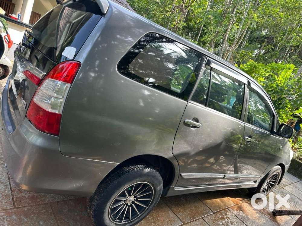Toyota Innova 2012 Diesel Well Maintained