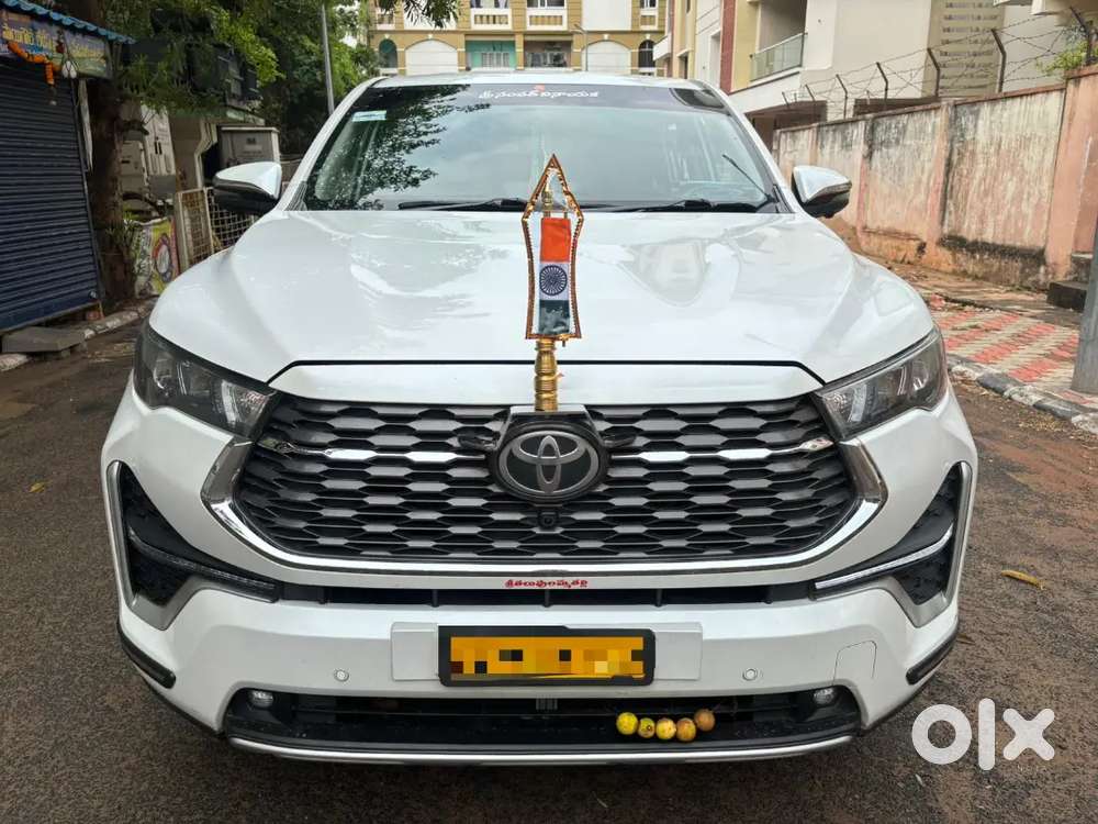 Toyota Innova Hycross 2024 Petrol 60000 Km Driven