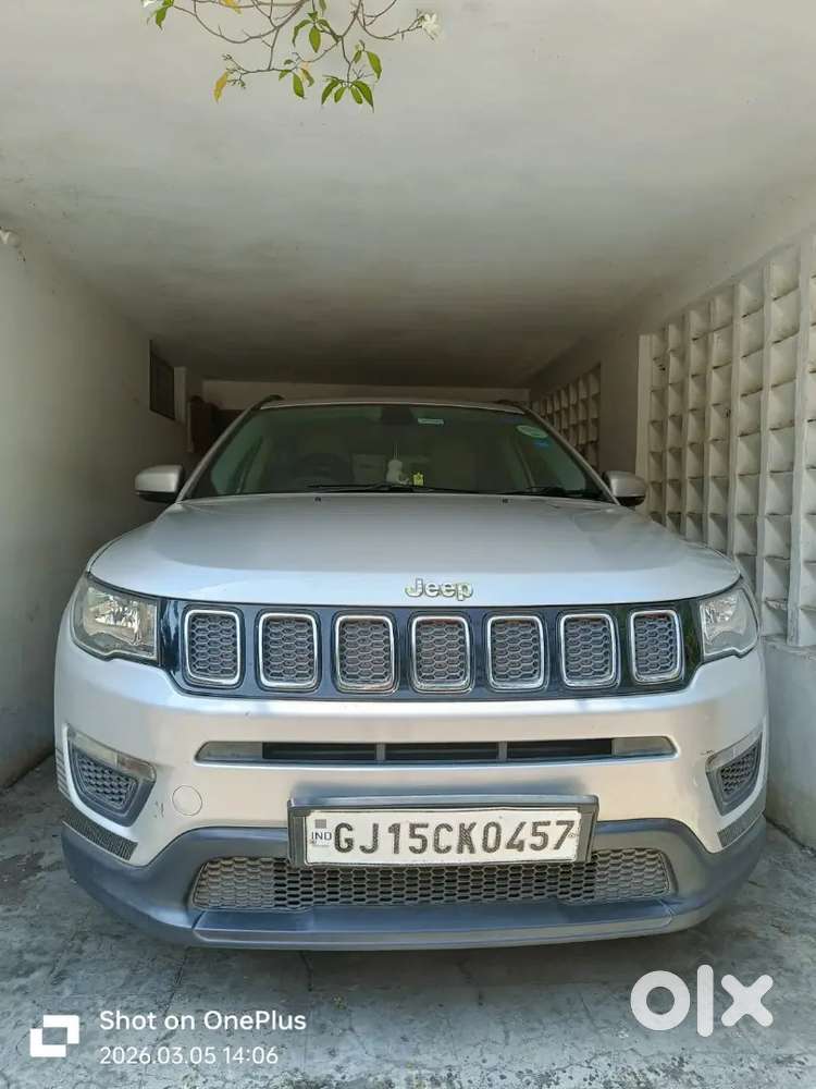 Jeep Compass Petrol - Manual Transmission. Single Owner