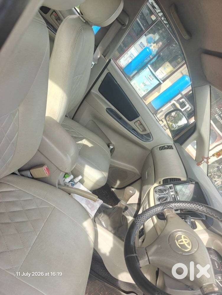 Toyota Innova 2.5 G (diesel) 7 Seater Bs Iv, 2011, Diesel