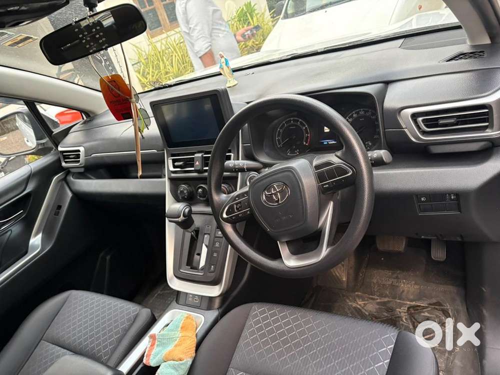 Toyota Innova Hycross 2023 Petrol Good Condition
