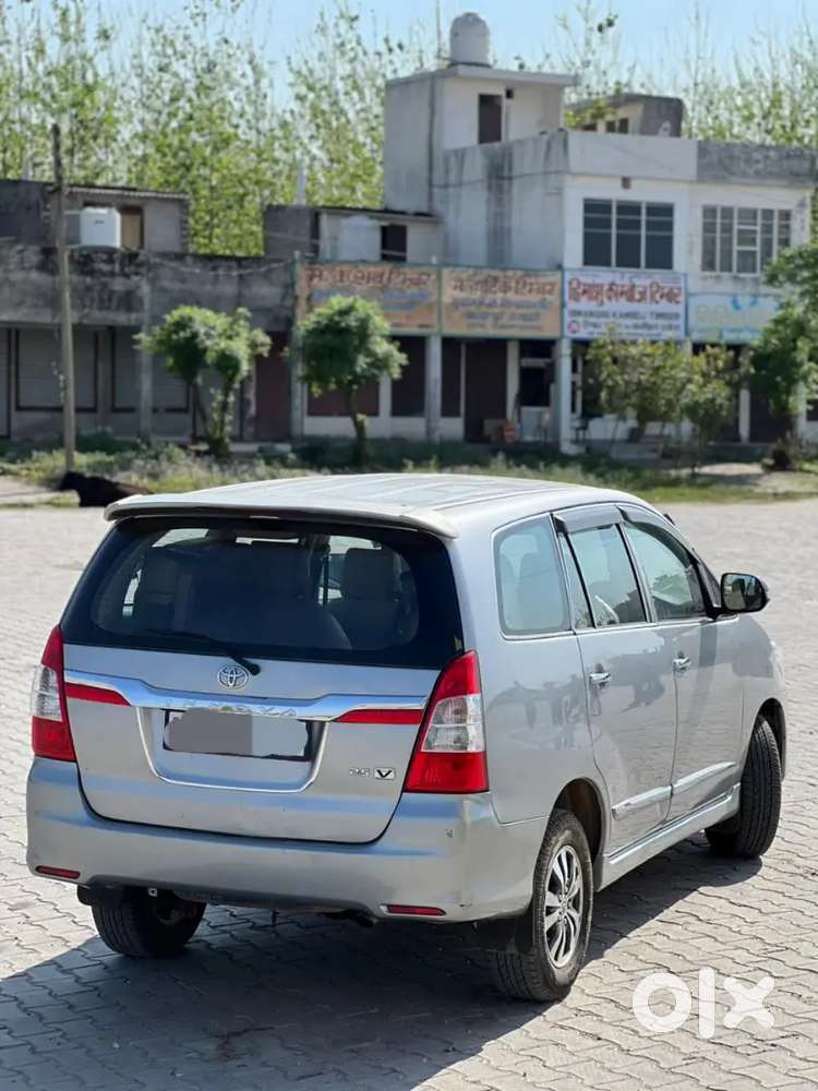 Toyota Innova 2015 Diesel 103000 Km Driven