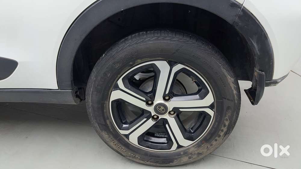 Tata Nexon Xz Plus (hs), 2022, Petrol