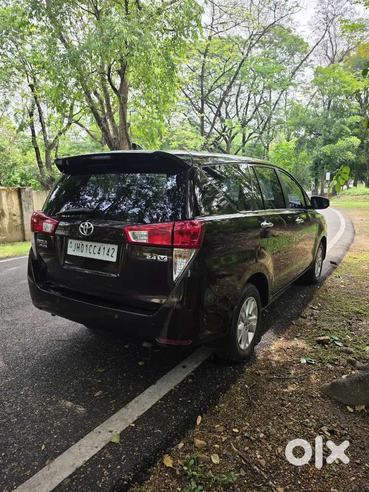 Toyota Innova Crysta 2016 Diesel 117000 Km Driven