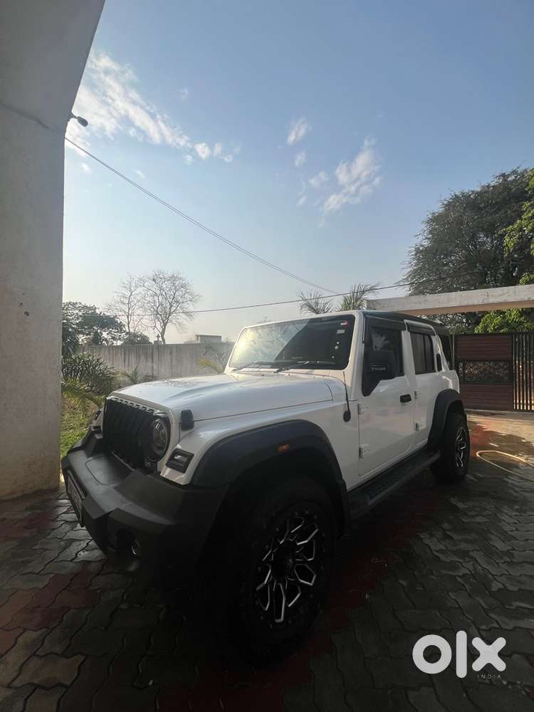 Mahindra Thar Roxx Petrol 2025