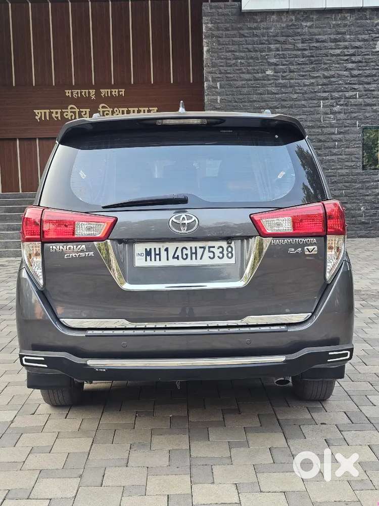 Toyota Innova Crysta 2017 Diesel 143000 Km Driven