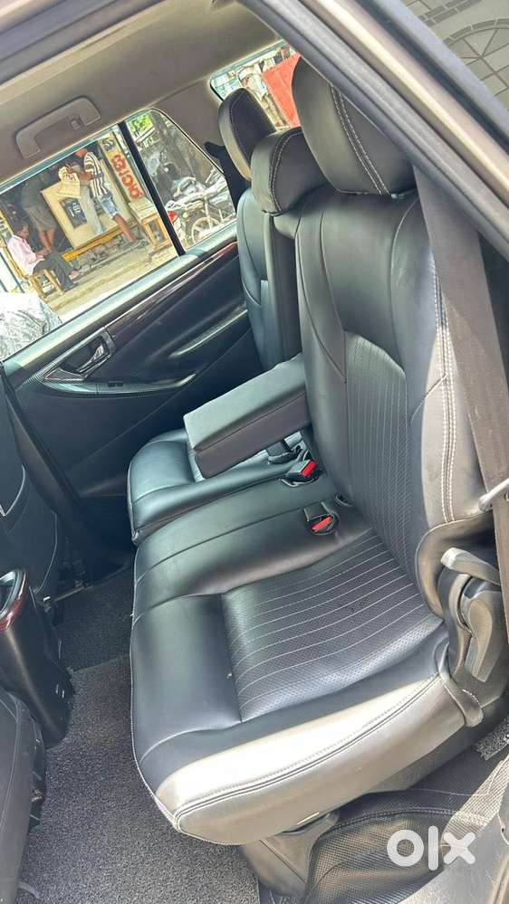 Toyota Innova Crysta