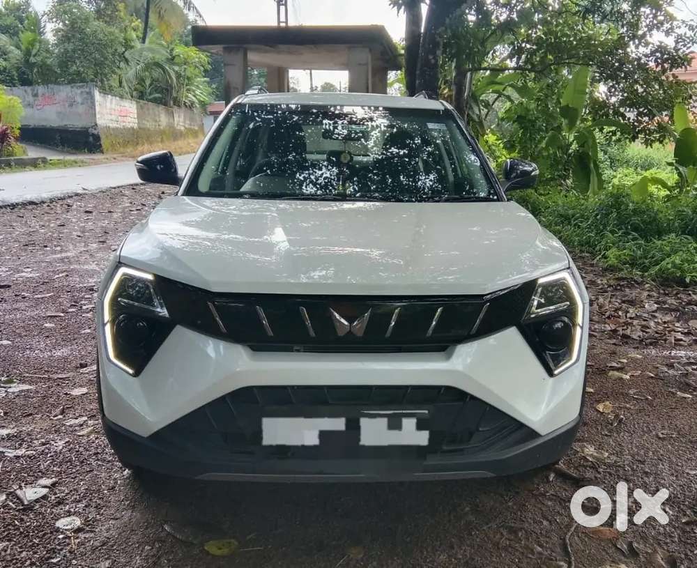 Mahindra Xuv 3xo Ax5 Petrol At 2025