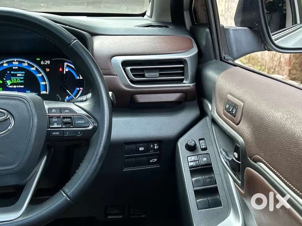 Toyota Innova Hycross 2.0 Zx Hybrid 7 Str, 2024, Petrol