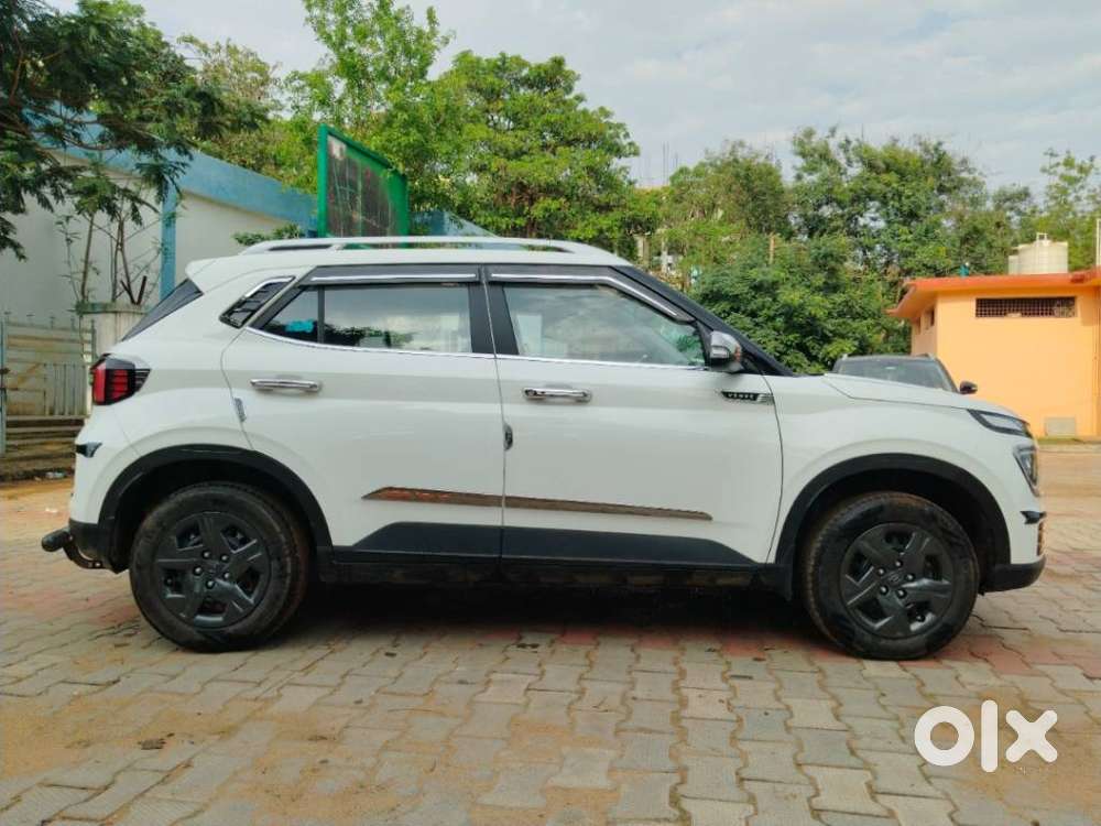 Hyundai Venue, 2023, Petrol