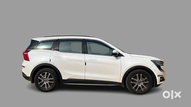 Mahindra Xuv700 2.0 Ax 7 Petrol At Str, 2024, Petrol