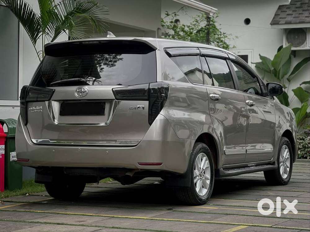 Toyota Innova Crysta 2.4 G Mt, 2017, Diesel