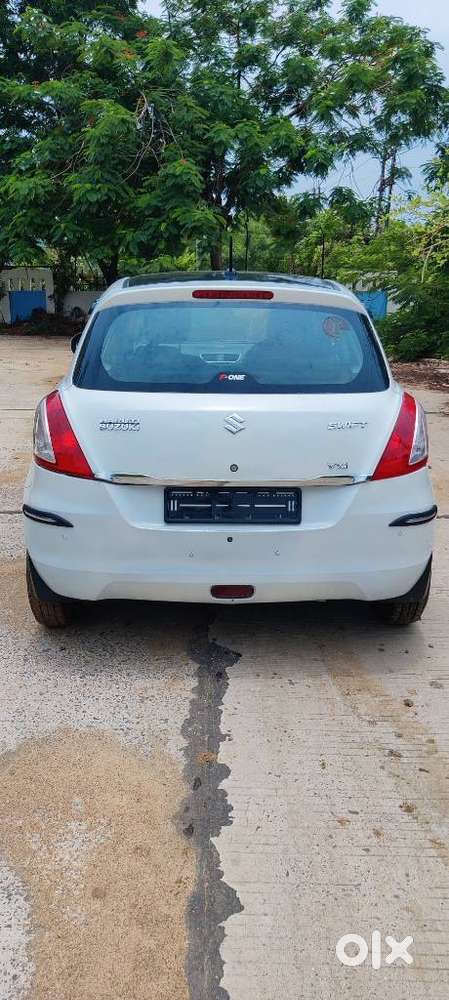 Maruti Suzuki Swift Vxi + Manual, 2014, Petrol