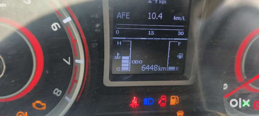 Mahindra Xuv300 (w8) 2023 Petrol 6000 Km Driven