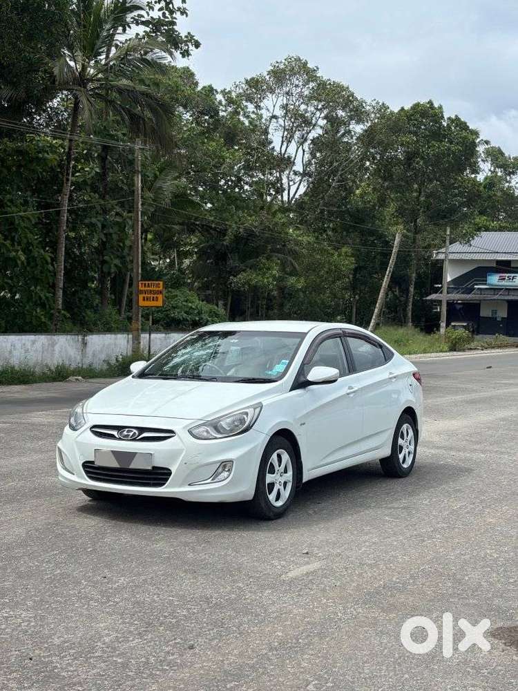 Hyundai Verna Fluidic 1.6 Vtvt Sx Opt, 2013, Petrol