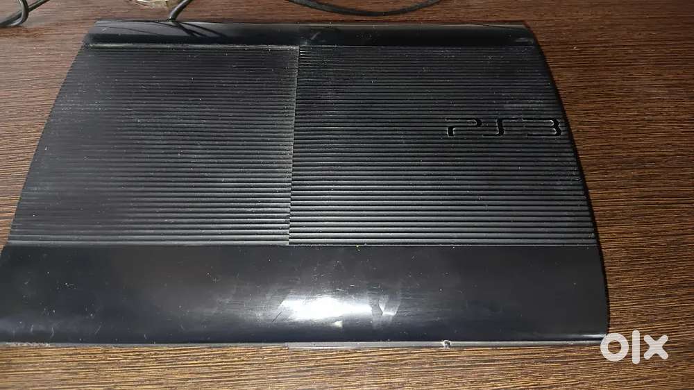 PS3 Super Slim 500GB (Fully Loaded with 50+DigitalTitles)+2 Controller