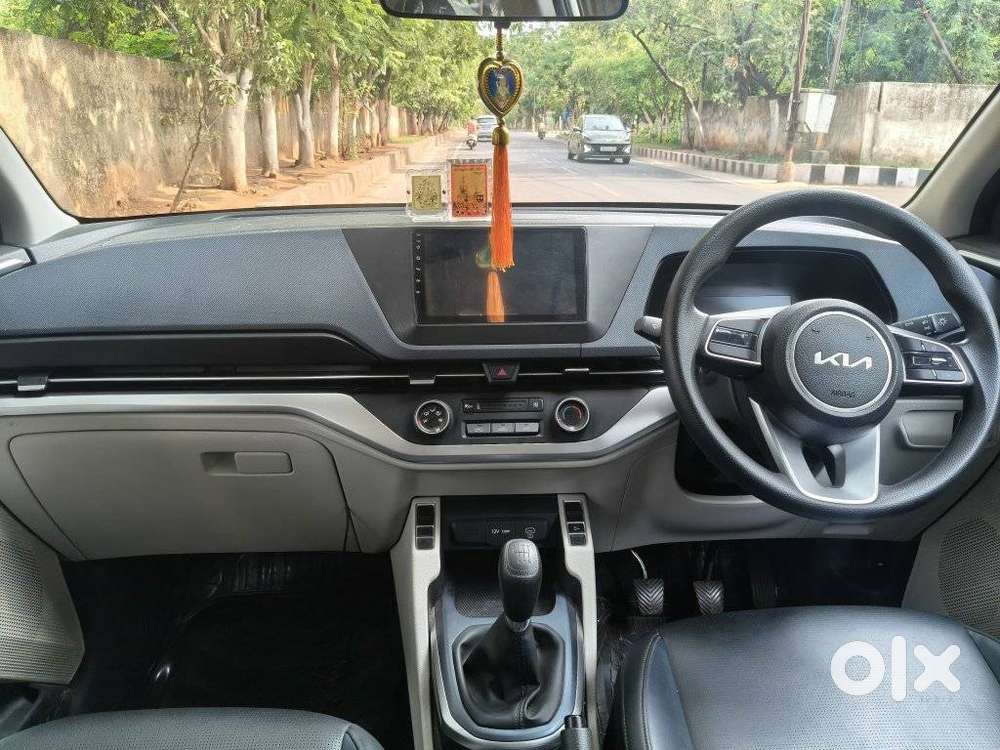 Kia Carens 1.4 Luxury 7 Str, 2022, Petrol
