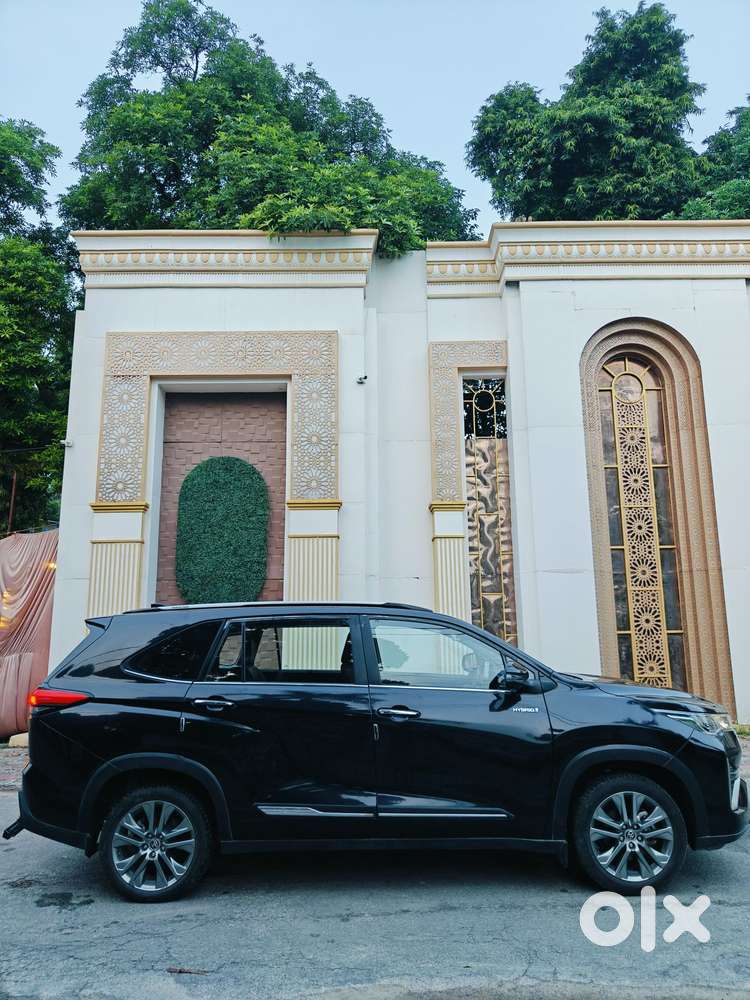 Toyota Innova Hycross 2.0 Zx (o) Hybrid 7 Str, 2024, Cng & Hybrids