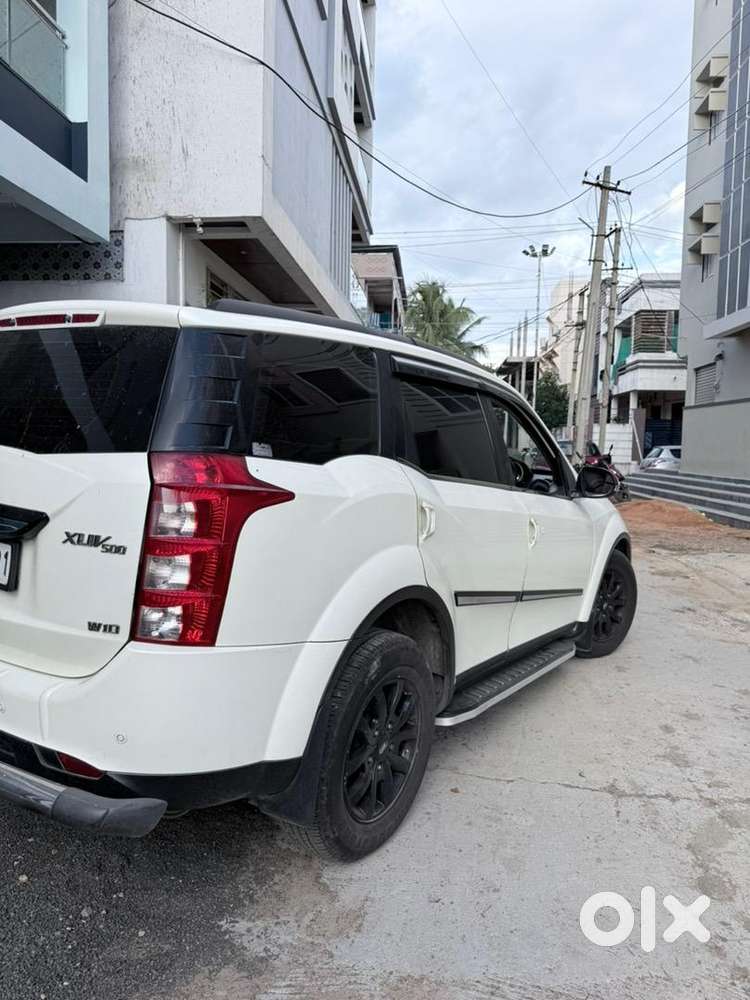 Mahindra Xuv500 2017 Diesel 105000 Km Driven