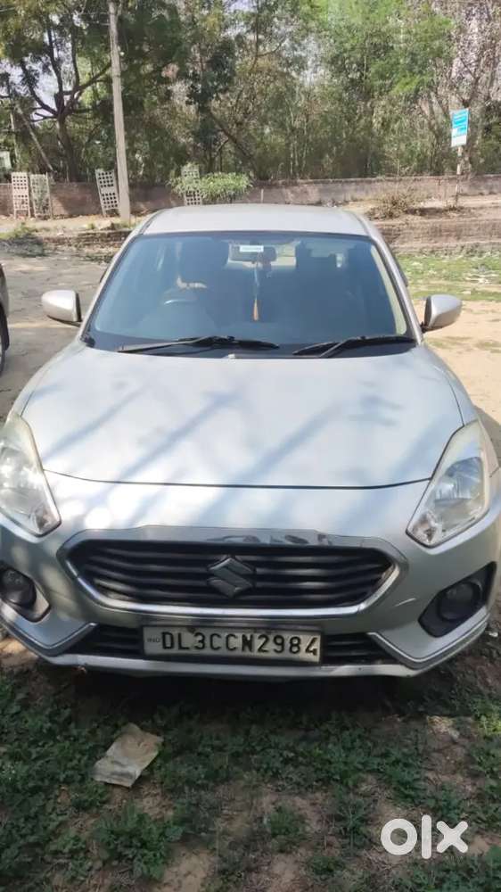 Well Maintained Cng Fitted Swift Dezire.