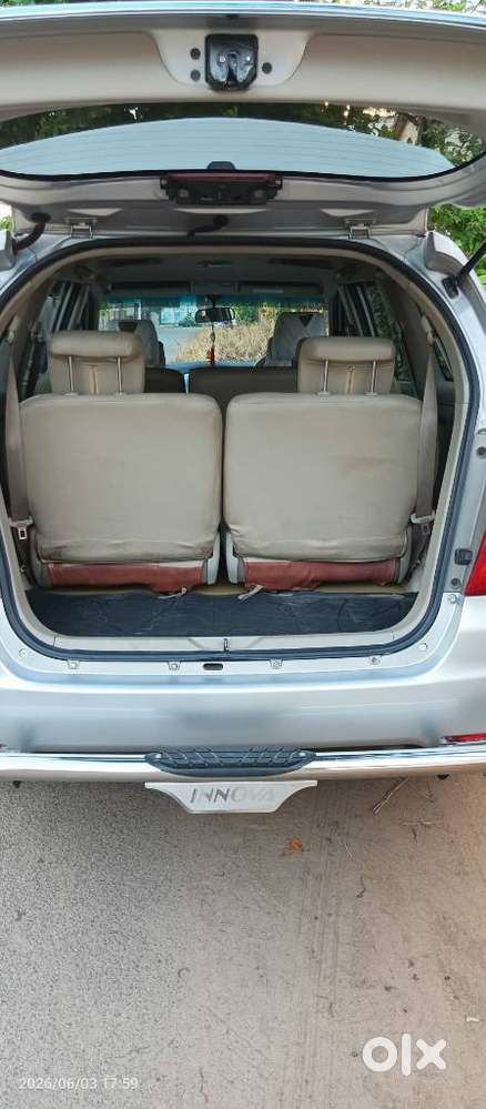 Toyota Innova 2.5 V 8 Str, 2013, Diesel