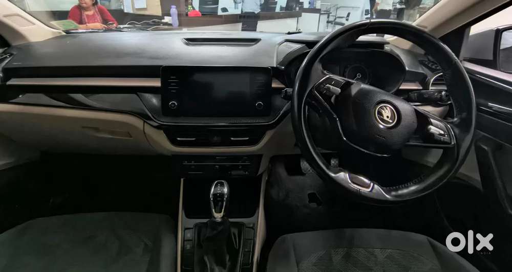 Skoda Slavia Style 1.0l Tsi At, 2023, Petrol