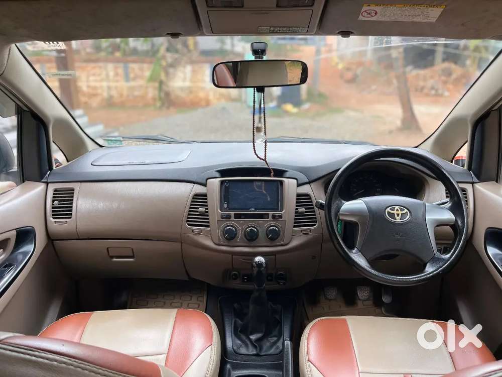 Toyota Innova 2015