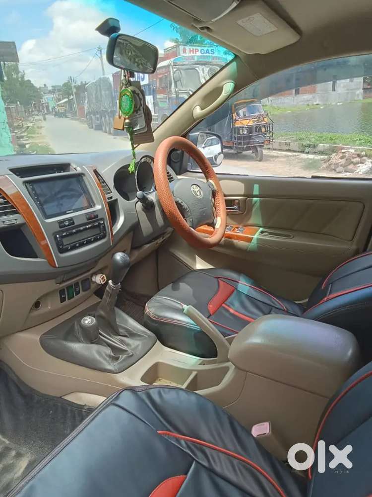 Toyota Fortuner 2011 Model