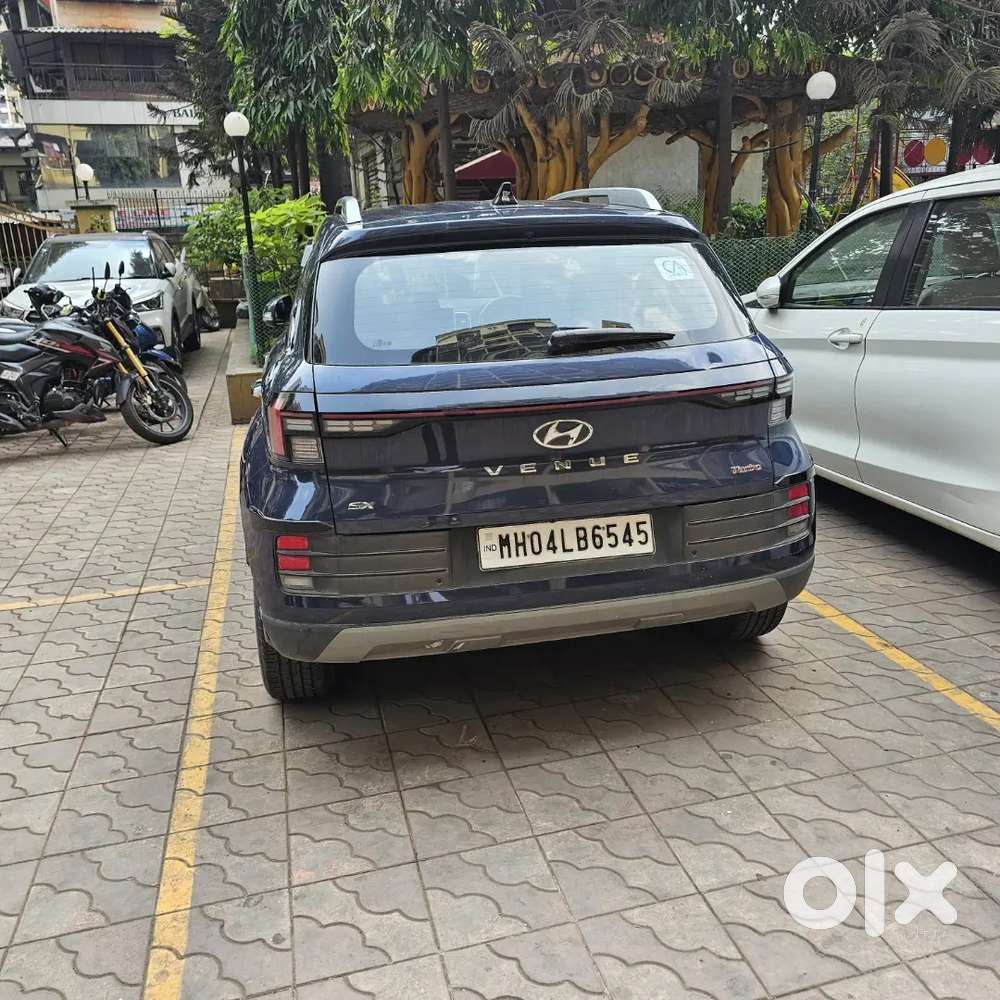 Hyundai Venue 2022 Petrol Well Maintained