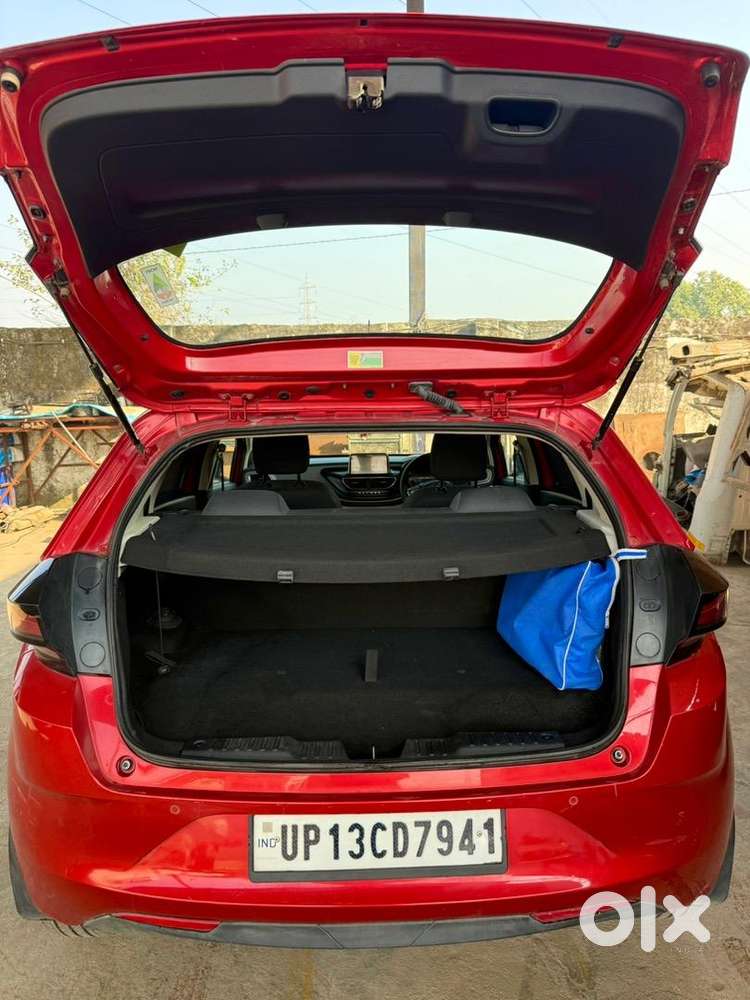 Tata Altroz 2023 Cng & Hybrids 29800 Km Driven