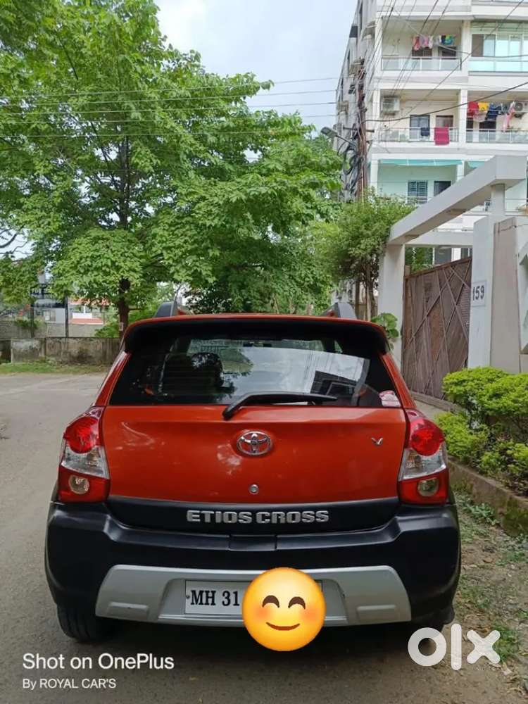 Toyota Etios Cross 2014