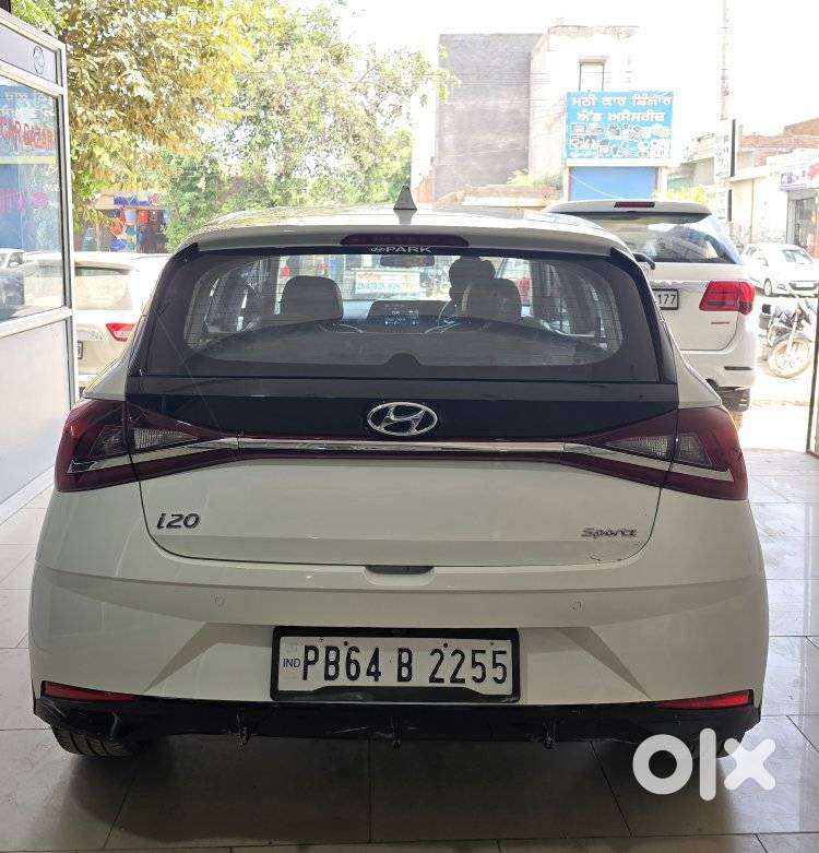Hyundai I20 Sportz 1.2 Ivt, 2022, Petrol