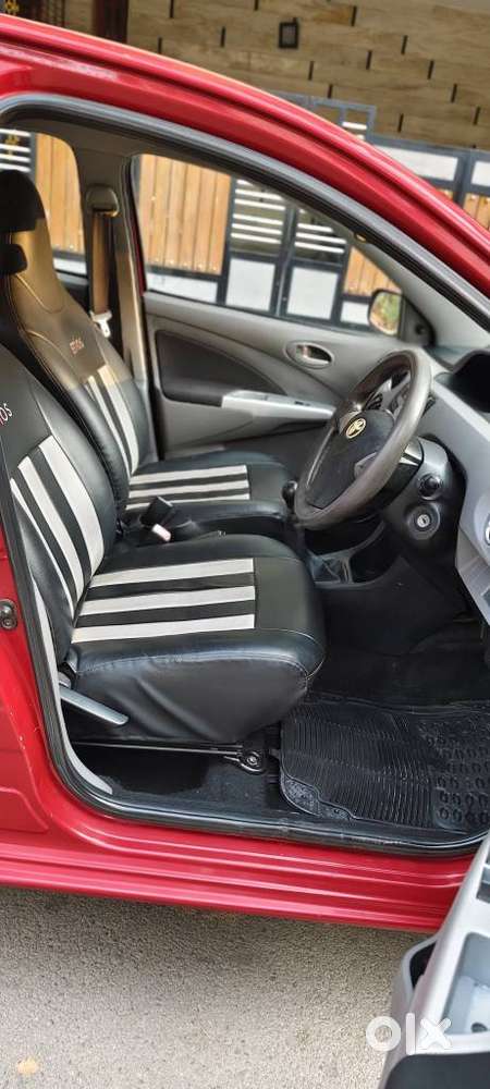 Toyota Etios Liva 2011-2012 G, 2011, Petrol