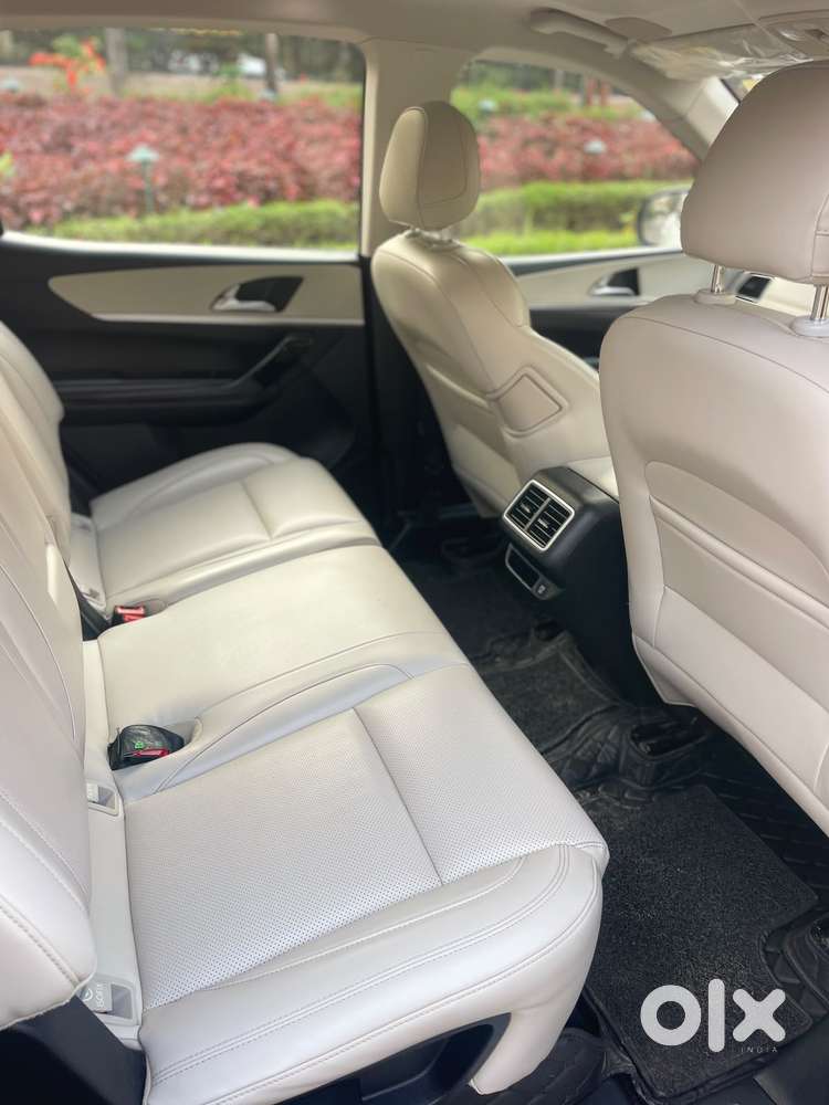 Mahindra Xuv700 2.2 Ax 7 Diesel At Str, 2022, Diesel