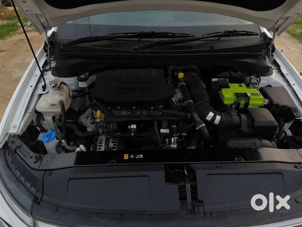 Hyundai Verna Sx (o) 1.5 Vtvt Ivt [2023 - 2026], 2026, Petrol