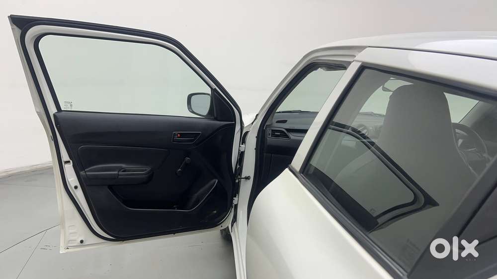 Maruti Suzuki Swift 1.3 Lxi, 2022, Petrol