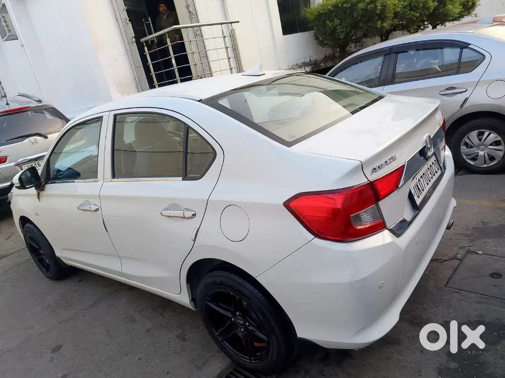 Honda Amaze With Top Model Accessories