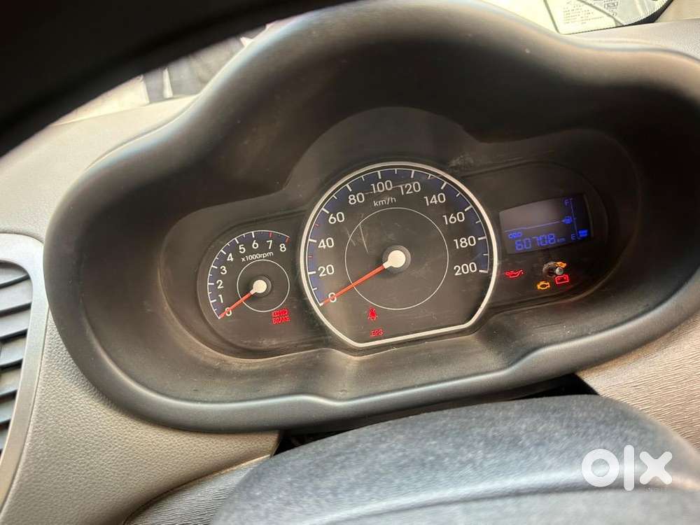 Urgent  Hyundai I10 2011 Cng & Hybrids Good Condition