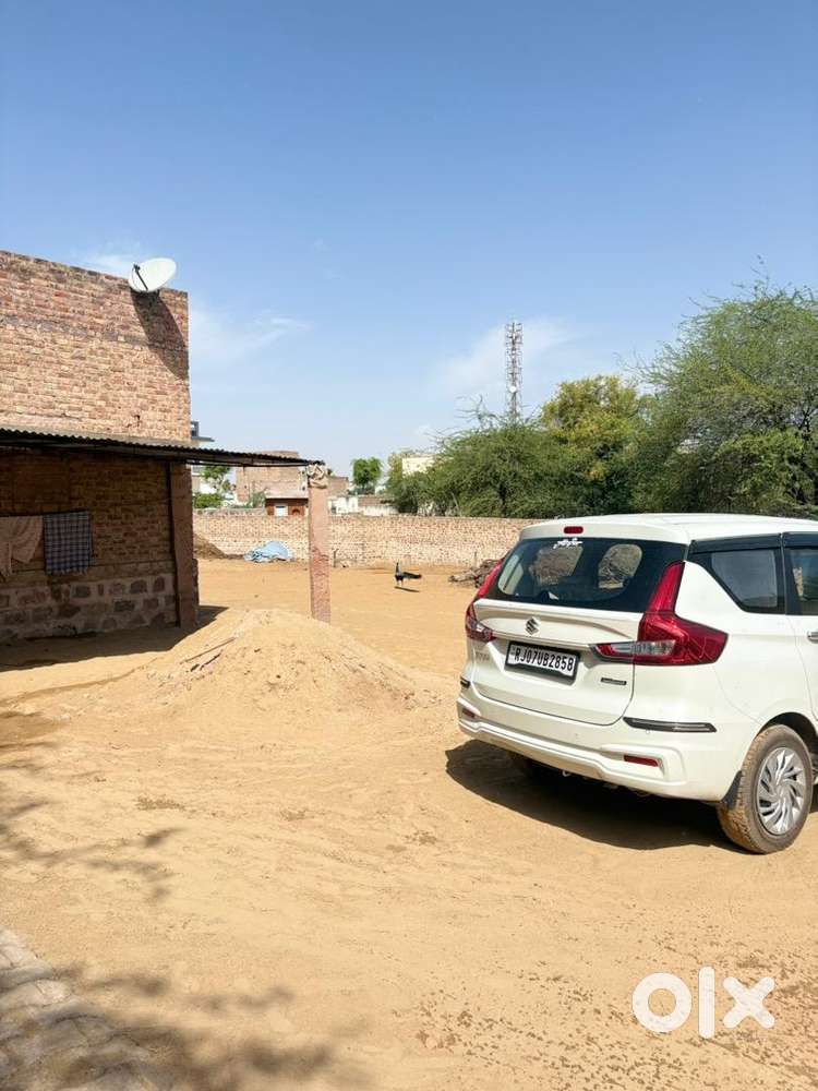 Maruti Suzuki Ertiga 1 Petrol 14000 Km Driven
