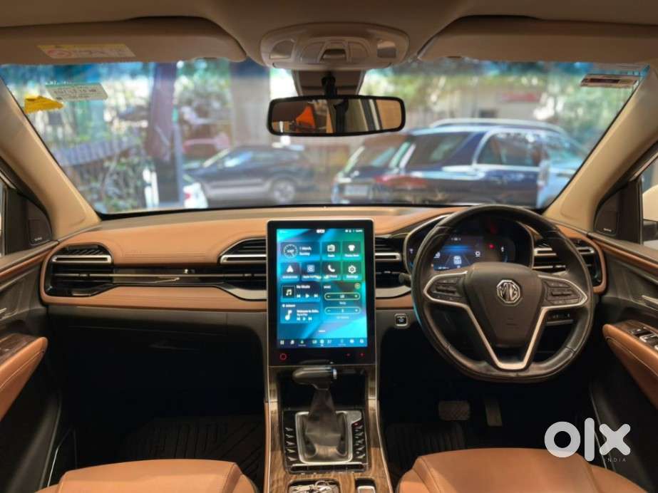 Mg Hector Plus Sharp Pro 1.5 Turbo Petrol Cvt 6 Str Dual Tone, 2023,..