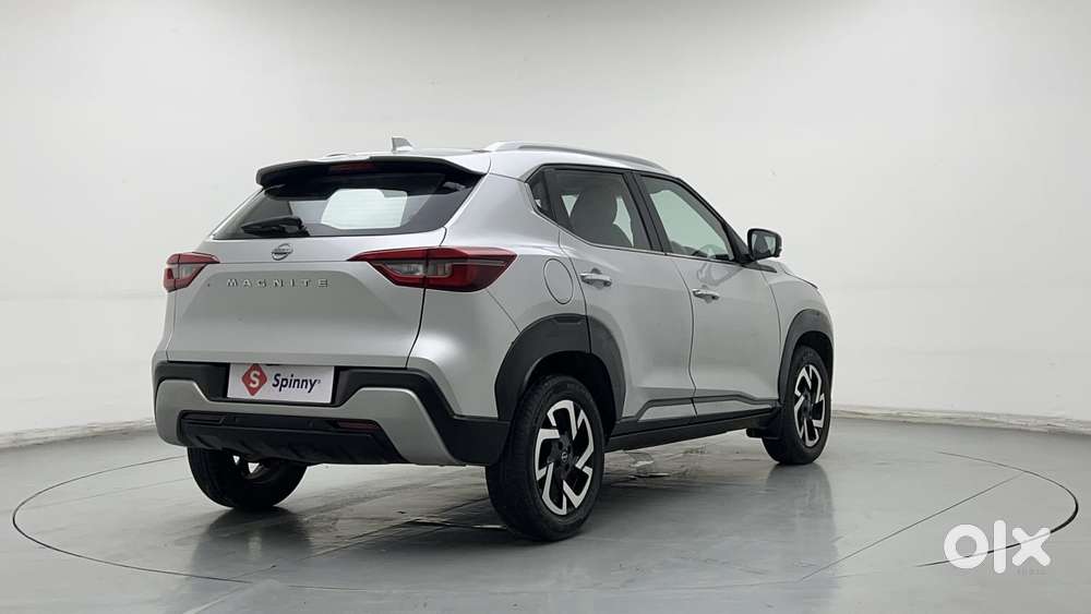 Nissan Magnite 1.0 Xv Premium, 2023, Petrol