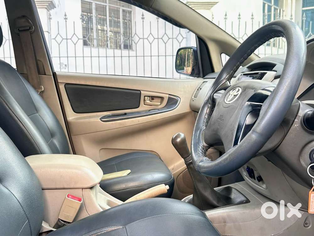 Toyota Innova 2.5 G (diesel) 8 Seater, 2012, Diesel