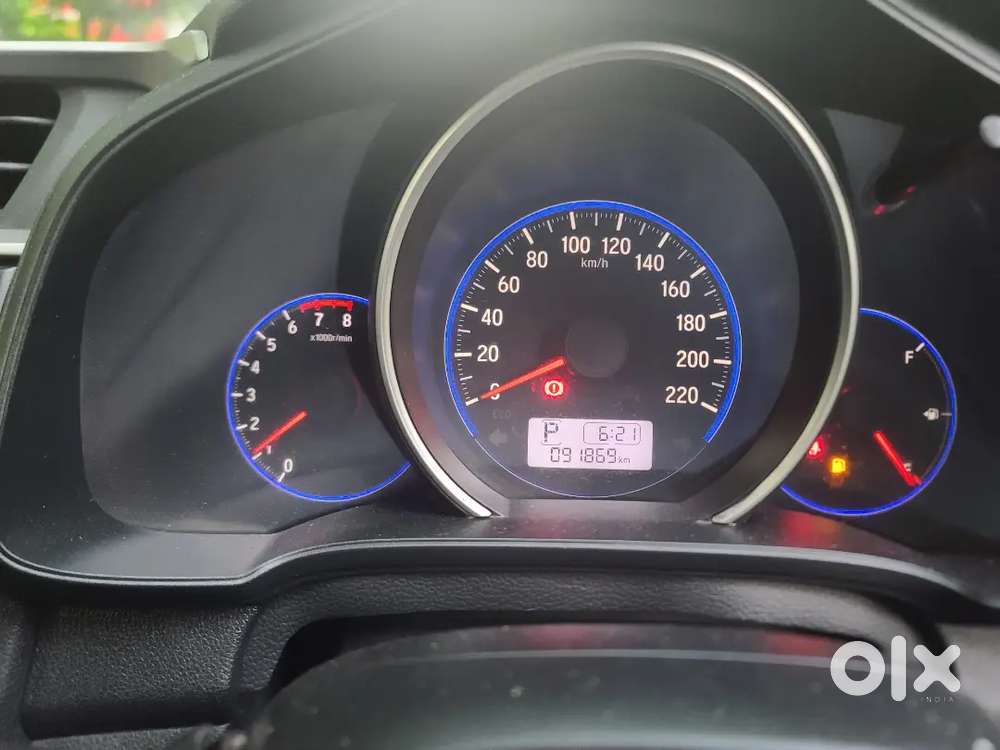 Honda Jazz Petrol Cvt Automatic 2nd Owner 2016
