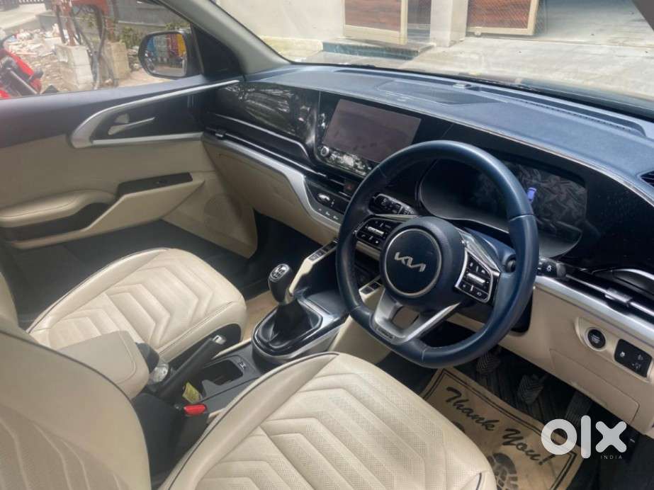 Kia Carens 1.4 Luxury 7 Str, 2022, Petrol