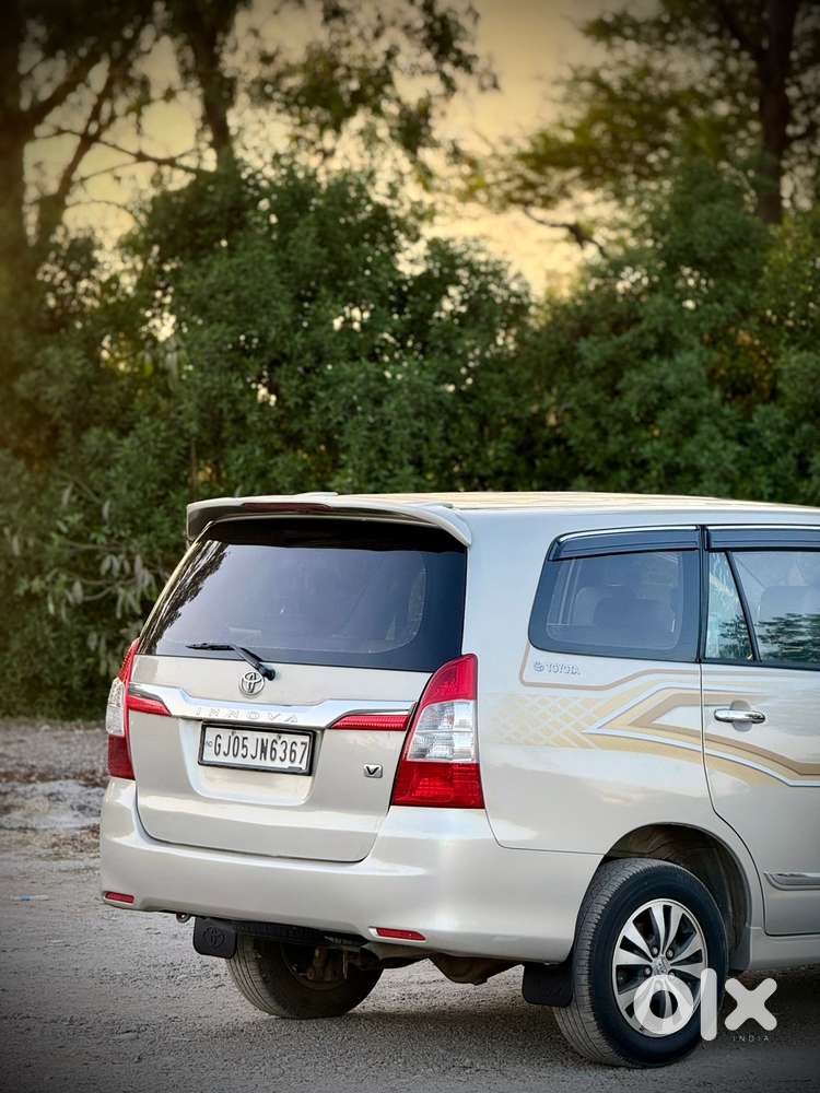 Toyota Innova 2.5 Vx 8 Str Bs-iii, 2016, Diesel